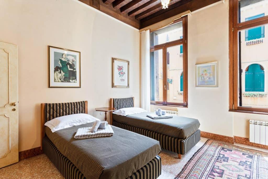 Doge Palace Luxury Apartment - Cannaregio เวนิส ภายนอก รูปภาพ