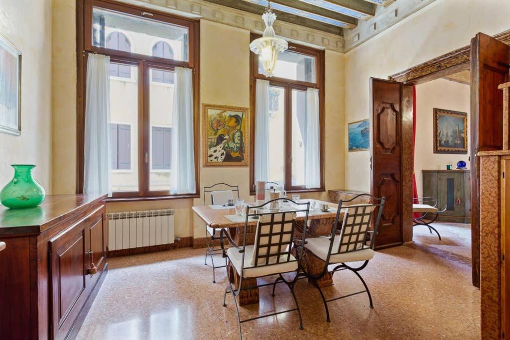 Doge Palace Luxury Apartment - Cannaregio เวนิส ภายนอก รูปภาพ