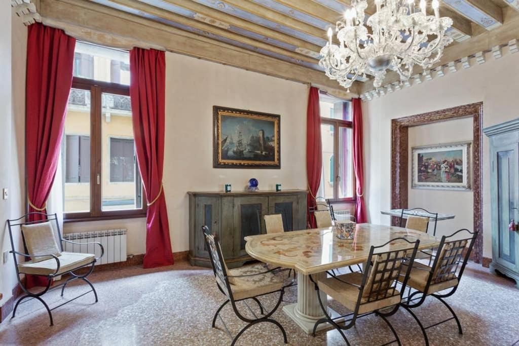 Doge Palace Luxury Apartment - Cannaregio เวนิส ภายนอก รูปภาพ