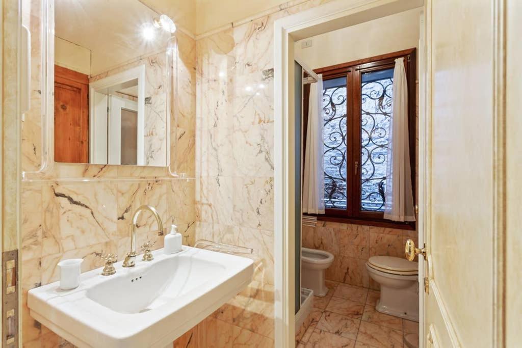 Doge Palace Luxury Apartment - Cannaregio เวนิส ภายนอก รูปภาพ