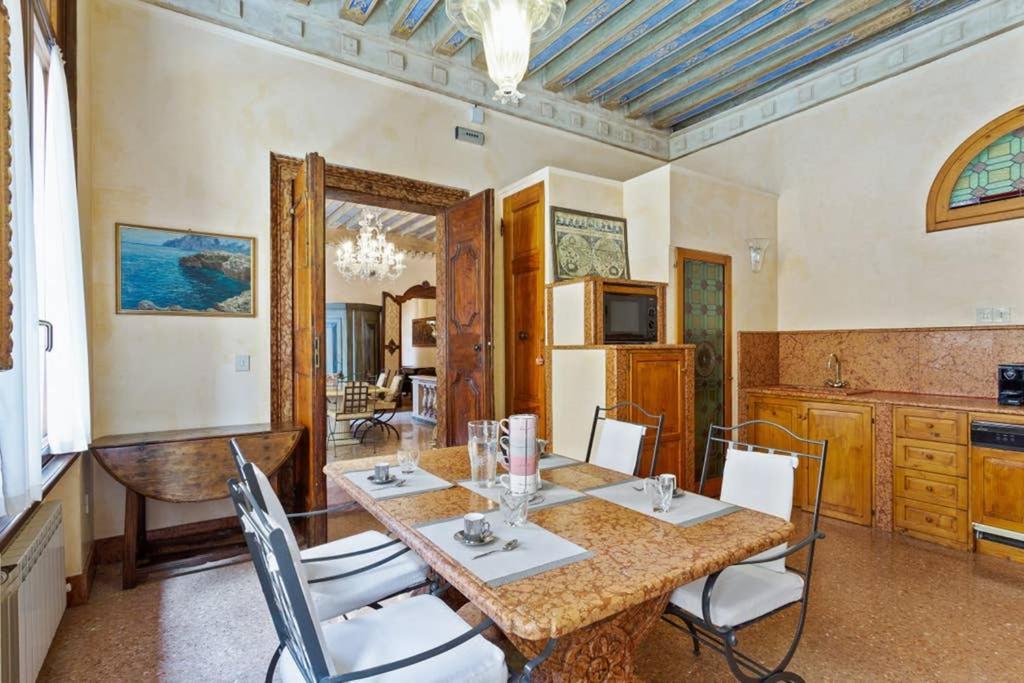 Doge Palace Luxury Apartment - Cannaregio เวนิส ภายนอก รูปภาพ